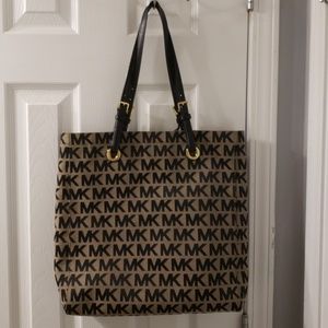 SALE!! BRAND NEW Michael Kors Tote